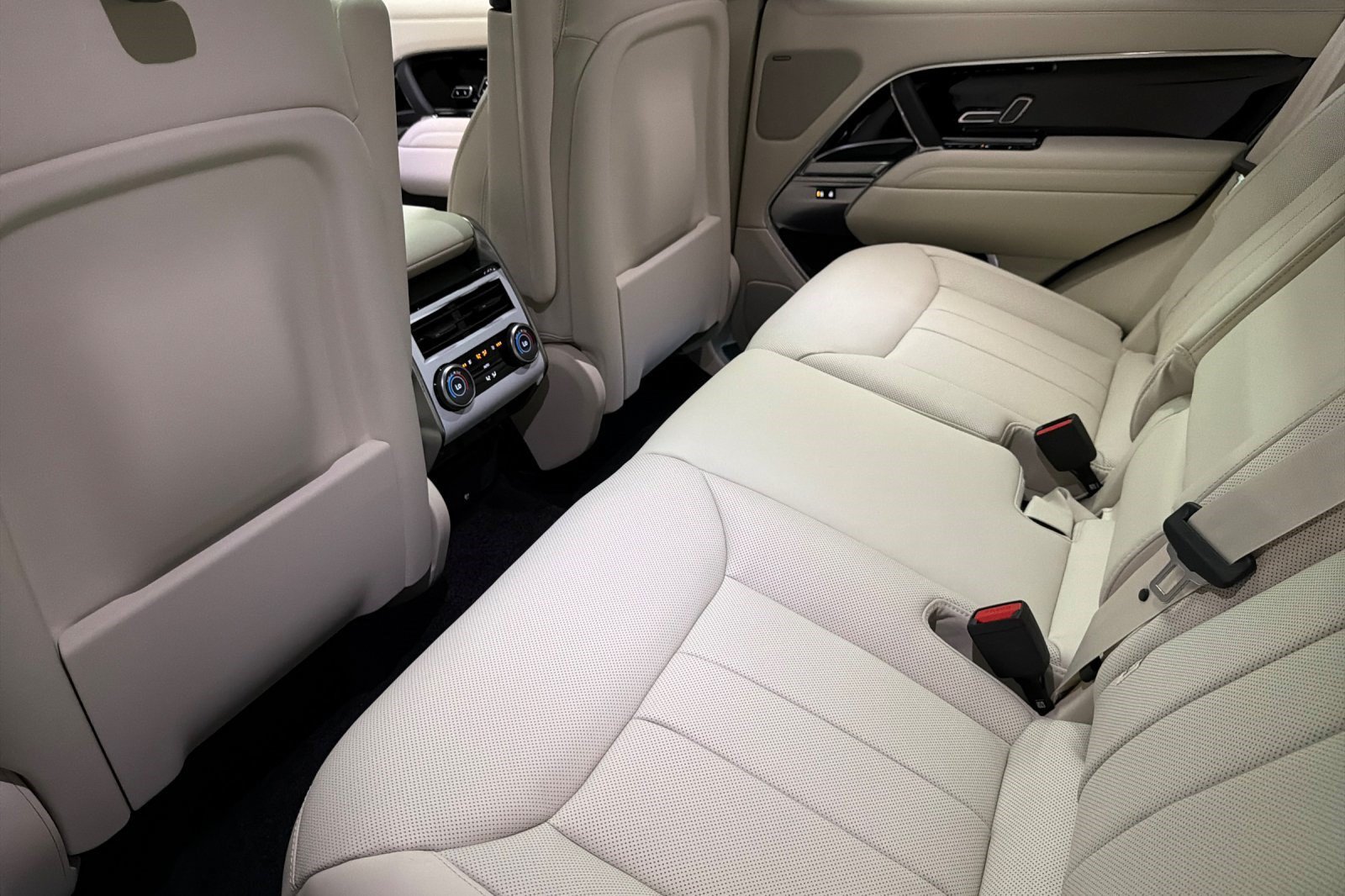 New 2026 Land Rover Range Rover SE AWD/4WD image 23