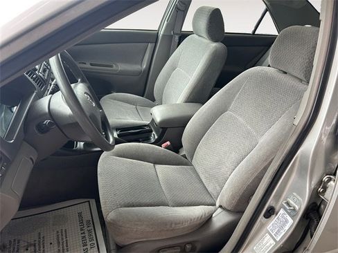 Used 2003 Toyota Camry LE image 9