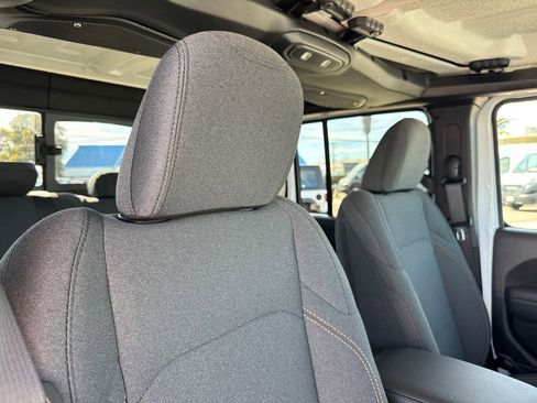 New 2026 Jeep Gladiator Willys image 14