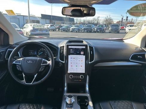 Used 2024 Ford Edge Titanium image 24