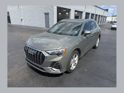 Used 2020 Audi Q3 2.0T Premium w/ Convenience Package AWD/4WD image 1