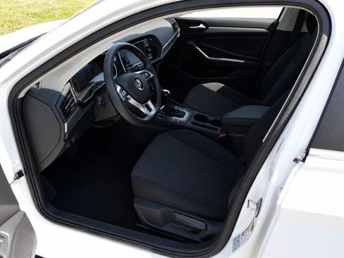 Used 2019 Volkswagen Jetta S w/ Driver Assistance Package FWD image 9