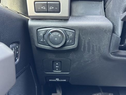 Used 2021 Ford F250 Lariat w/ Lariat Value Package AWD/4WD image 17
