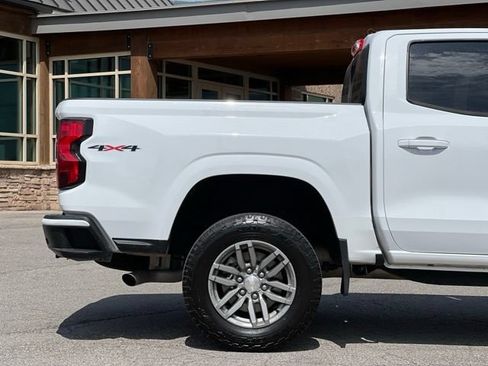 Used 2023 Chevrolet Colorado LT w/ LT Convenience Package II AWD/4WD image 9