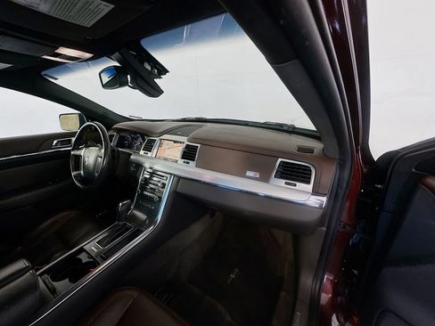Used 2012 Lincoln MKS AWD image 29