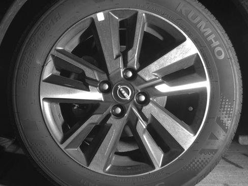 Used 2025 Nissan Versa SV FWD image 12