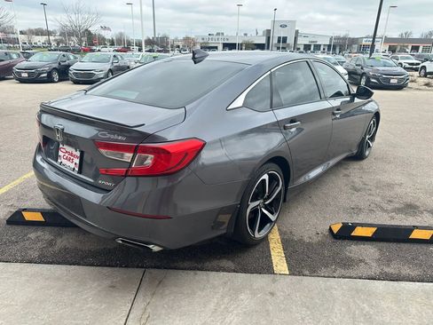 Used 2018 Honda Accord Sport image 5