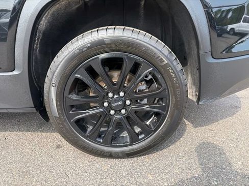 Certified 2023 GMC Acadia SLT w/ Elevation Edition AWD/4WD image 11