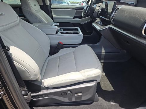 Used 2025 Ford Expedition Max Platinum w/ Driver's Package AWD/4WD image 2