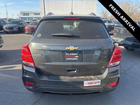 Used 2020 Chevrolet Trax LT w/ LT Convenience Package image 5