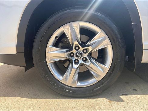 Used 2018 Toyota Highlander Limited AWD/4WD image 11