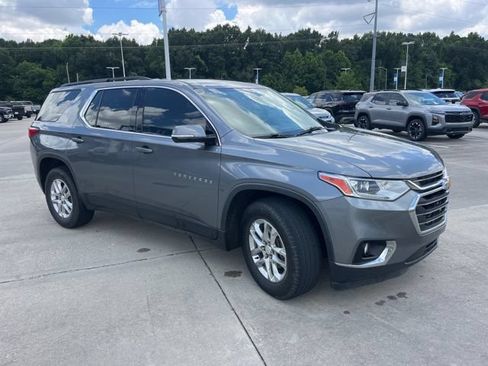 Used 2020 Chevrolet Traverse LT FWD image 11