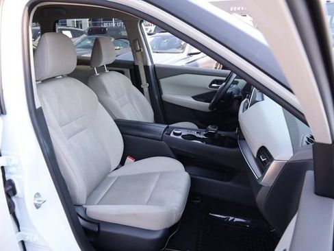 Used 2025 Nissan Rogue SV AWD/4WD image 28