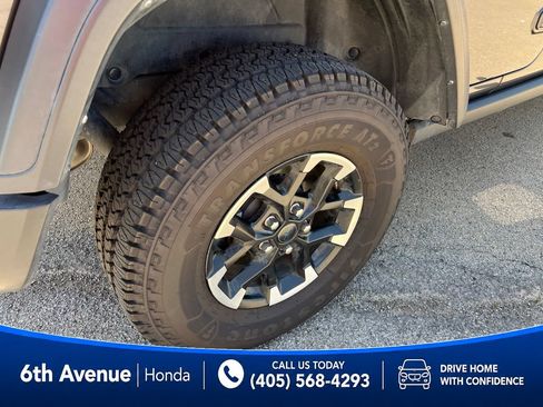 Used 2024 Jeep Wrangler Unlimited Rubicon 4xe AWD/4WD image 11