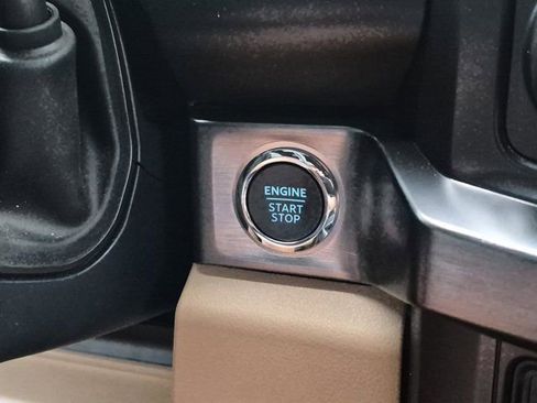 Used 2024 Ford F250 Lariat w/ Lariat Ultimate Package image 25