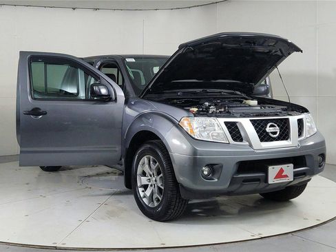 Used 2021 Nissan Frontier SV image 9
