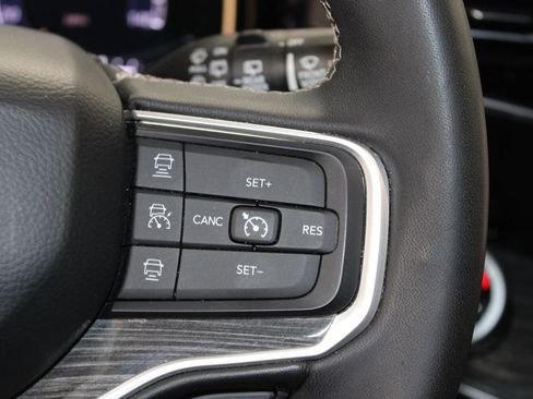 Used 2022 Jeep Wagoneer Series II AWD/4WD image 41