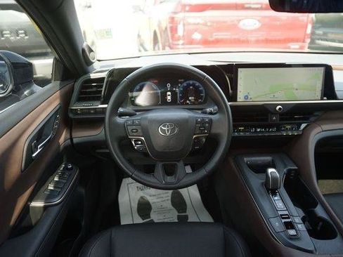 Used 2023 Toyota Crown AWD/4WD image 22