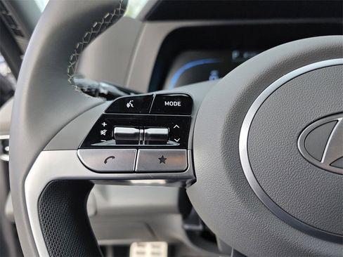 Certified 2025 Hyundai Elantra Sport image 23