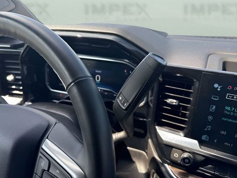 Used 2025 Chevrolet Silverado 1500 LT image 16