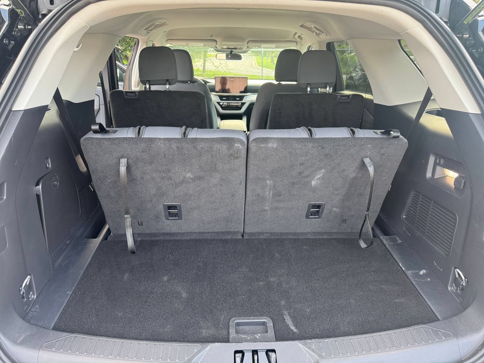 Used 2026 Ford Explorer Active RWD image 31