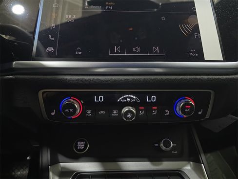 Used 2025 Audi Q3 2.0T Premium w/ Convenience Package image 23