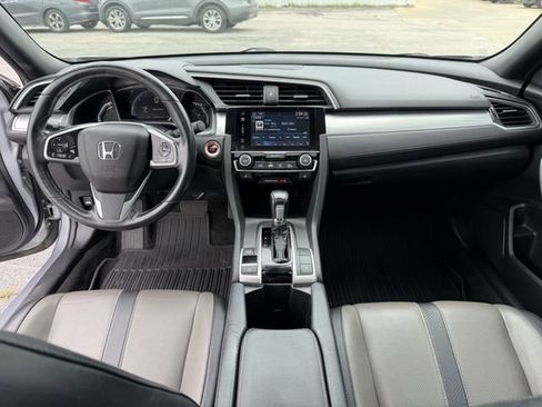 Used 2018 Honda Civic Touring image 18