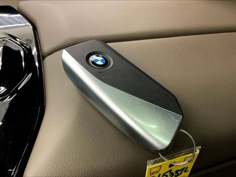 Used 2025 BMW i5 xDrive40 w/ Premium Package AWD/4WD image 19