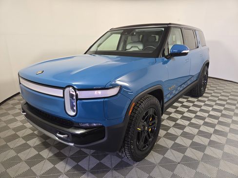 Used 2023 Rivian R1S Adventure AWD/4WD image 1