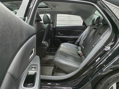 Used 2024 Hyundai Elantra Limited FWD image 15