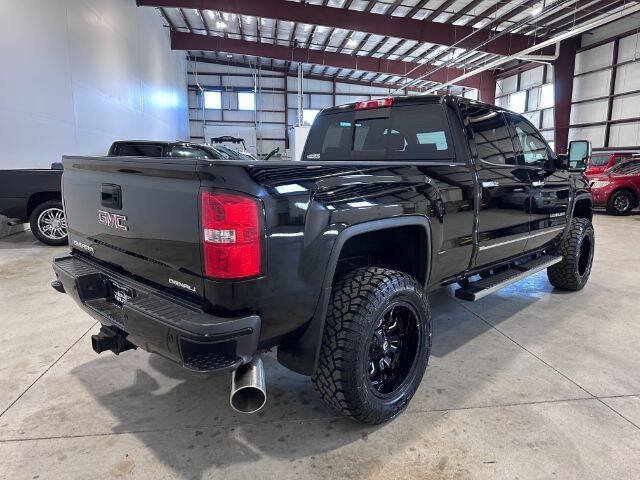 Used 2019 GMC Sierra 3500 Denali w/ Duramax Plus Package AWD/4WD image 7