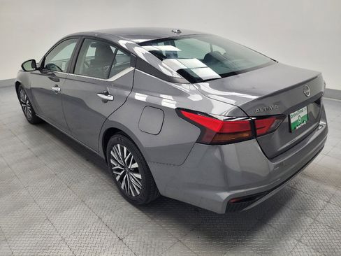 Used 2025 Nissan Altima 2.5 SV FWD image 3