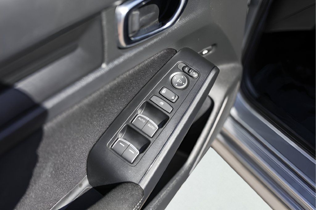 Used 2025 Honda Civic Sport image 24