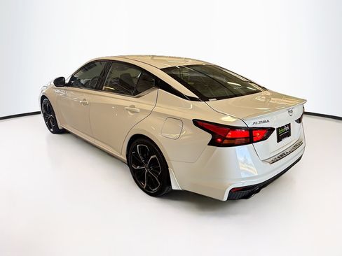 Used 2023 Nissan Altima 2.5 SR w/ SR Premium Package FWD image 5