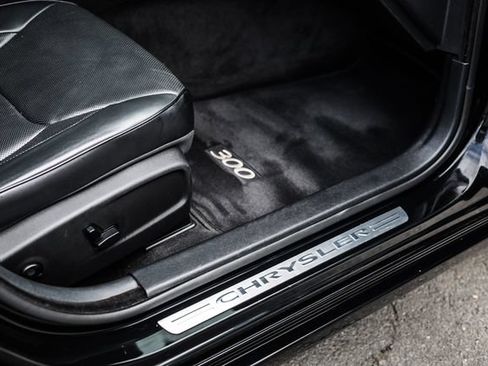 Used 2015 Chrysler 300 C RWD image 14