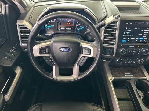 Used 2017 Ford F250 Lariat w/ Lariat Ultimate Package AWD/4WD image 13