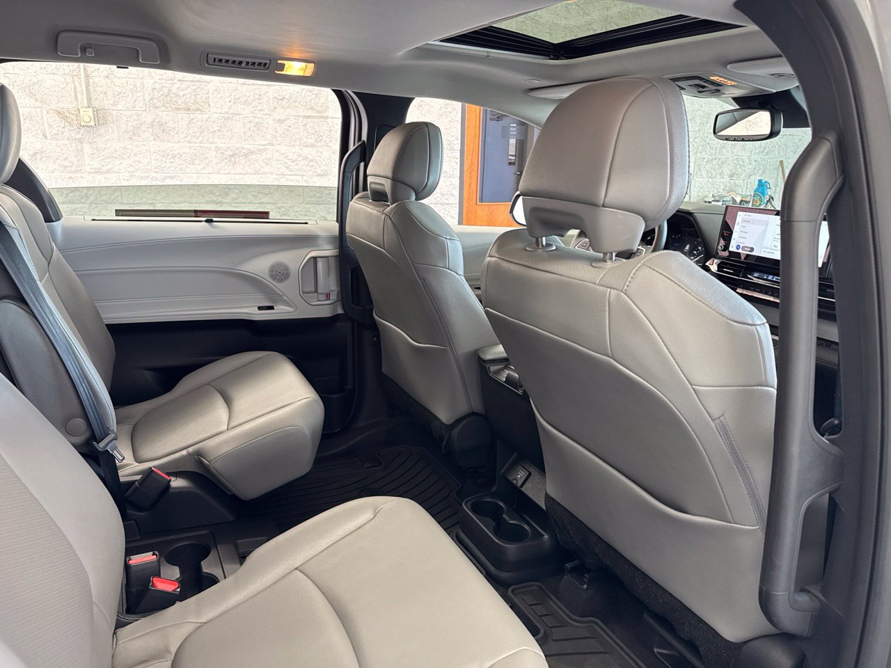 Certified 2026 Toyota Sienna XLE FWD image 48