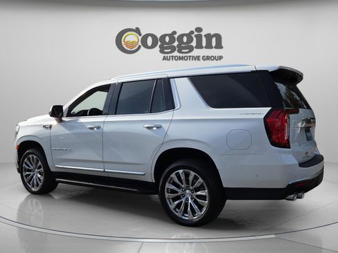 Used 2024 GMC Yukon Denali w/ Advanced Technology Package AWD/4WD image 3