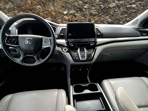 Used 2023 Honda Odyssey Touring image 14