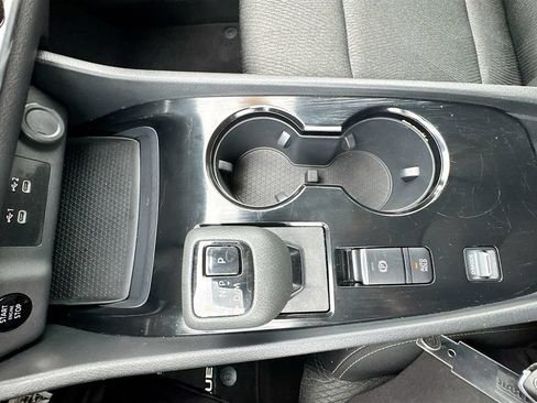 Certified 2025 Nissan Rogue SV FWD image 21