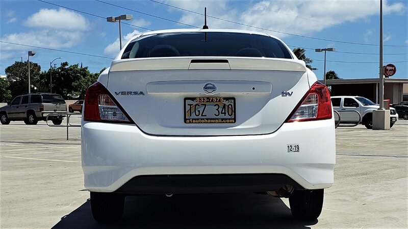 Used 2018 Nissan Versa SV FWD image 8