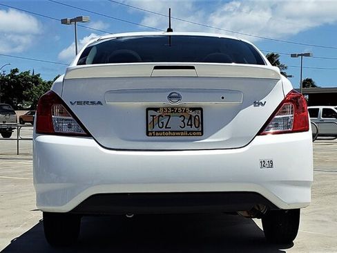 Used 2018 Nissan Versa SV FWD image 8