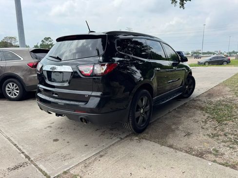 Used 2017 Chevrolet Traverse LT FWD image 6