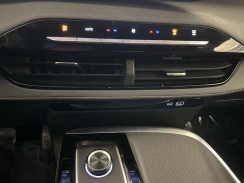 Used 2025 Buick Enclave Sport Touring image 12