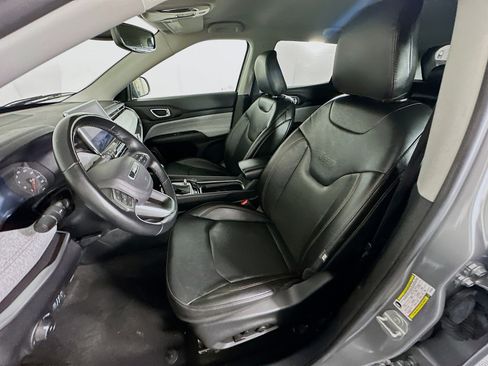 Used 2022 Jeep Compass Latitude image 13