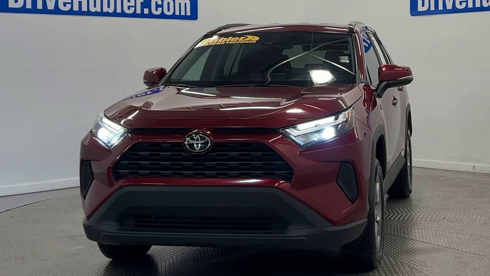 Used 2025 Toyota RAV4 XLE AWD/4WD image 3