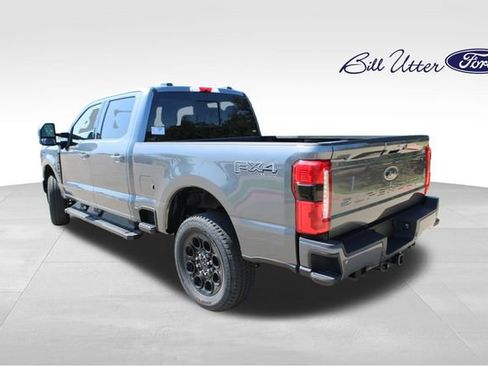 New 2026 Ford F250 Lariat w/ Black Appearance Package image 4