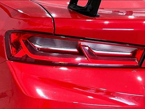 Used 2017 Chevrolet Camaro SS image 28