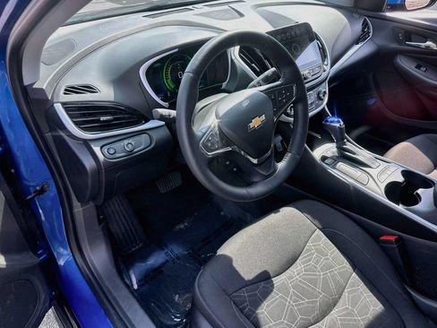 Used 2017 Chevrolet Volt LT w/ Comfort Package FWD image 9