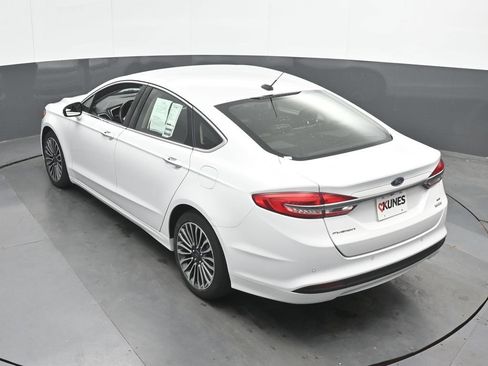Used 2017 Ford Fusion SE w/ Fusion SE Technology Package FWD image 39
